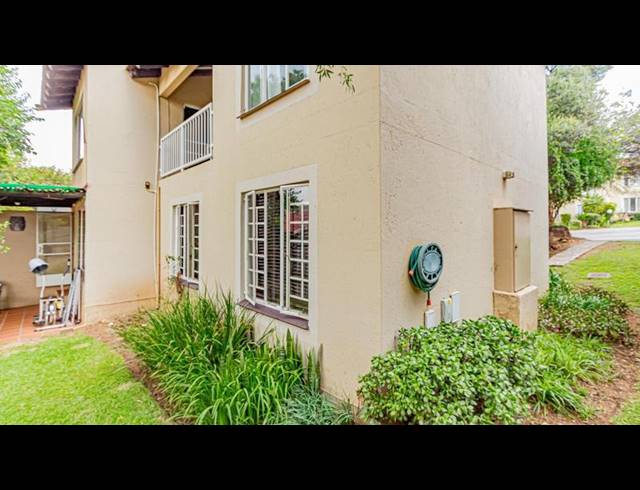 2 BEDROOM APARTMENT FOR SALE IN LONEHILL